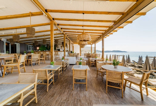 What Are the Best Professional Outdoor Chairs for Restaurants and Hotels?