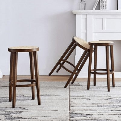 Les plus beaux tabourets de bar en cannage de 2024