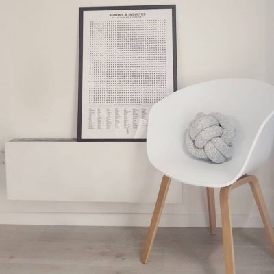 Clarisse, influenceuse déco, nous donne son avis sur Diiiz et la chaise HYGE