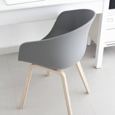 Chaise design en plastique : les modèles les plus tendance en 2021