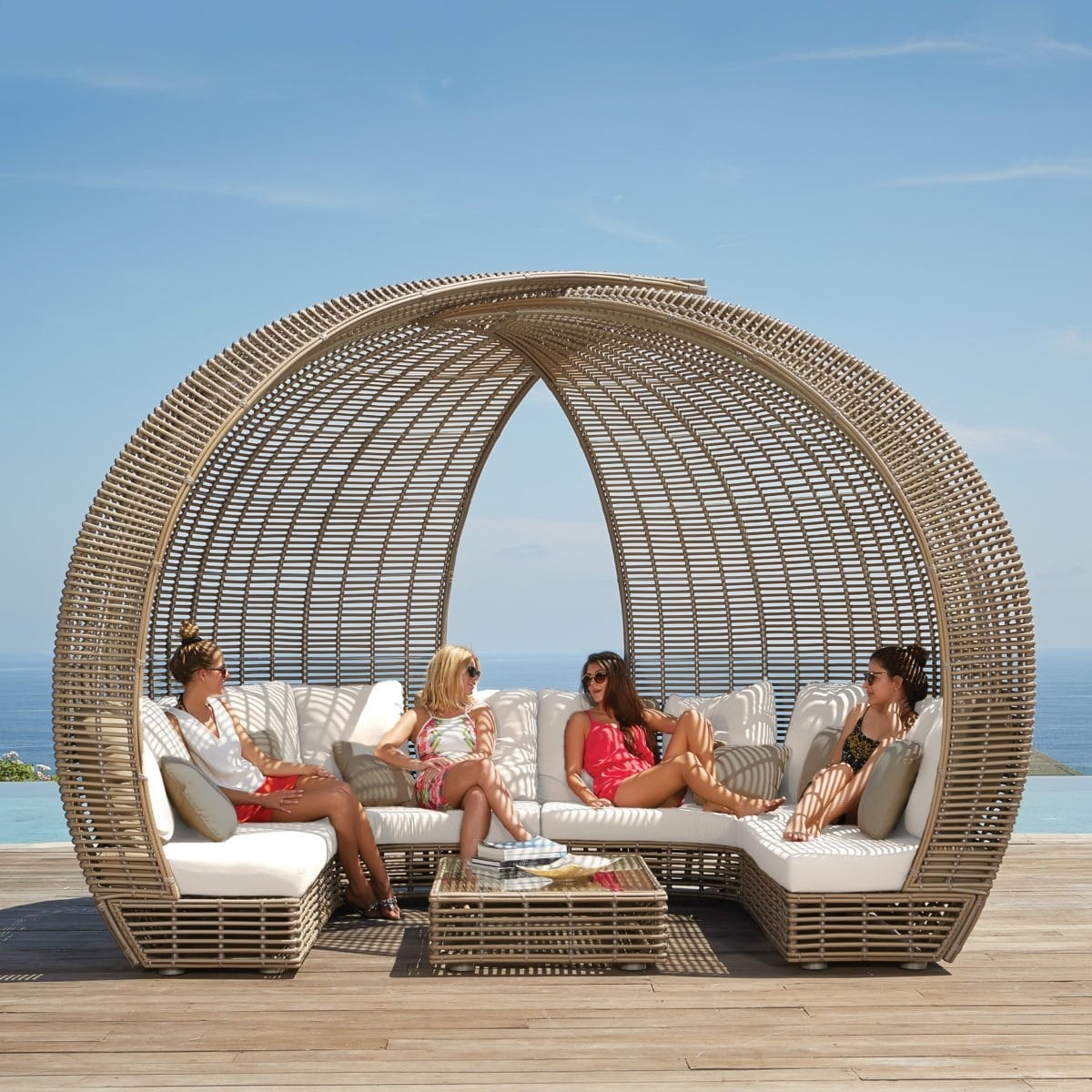 Sparta outdoor sofa