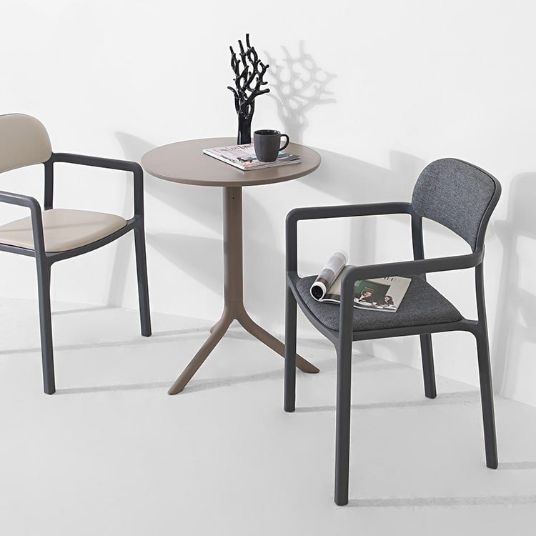Artena chair