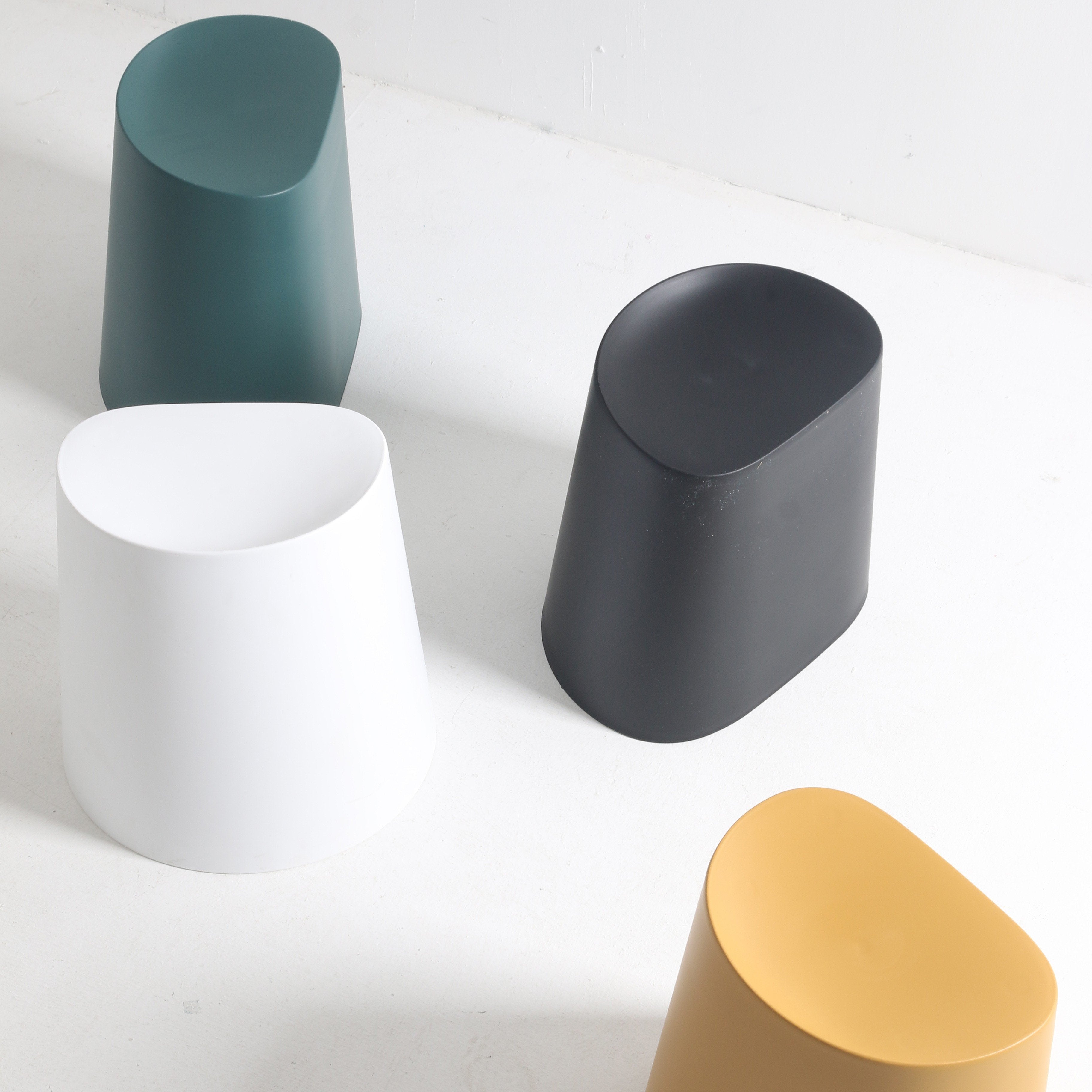 Kalmar stackable pouf