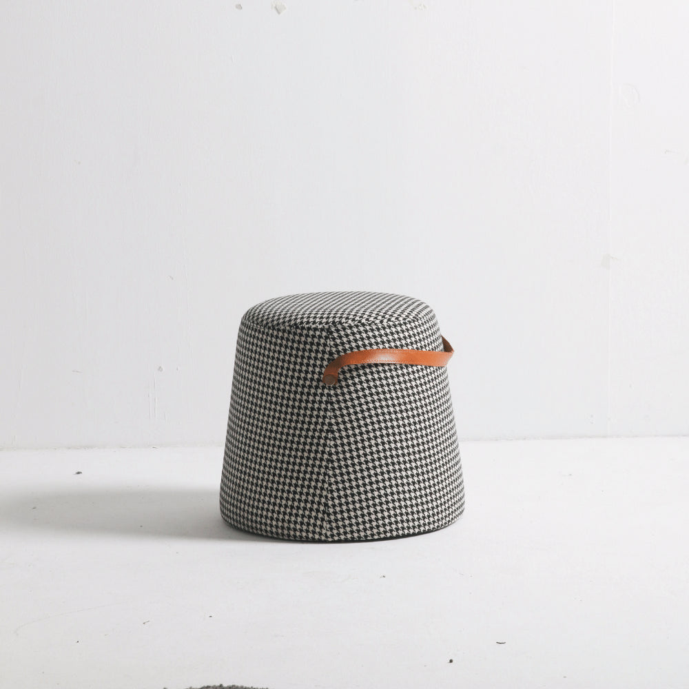 Olympe velvet pouf 