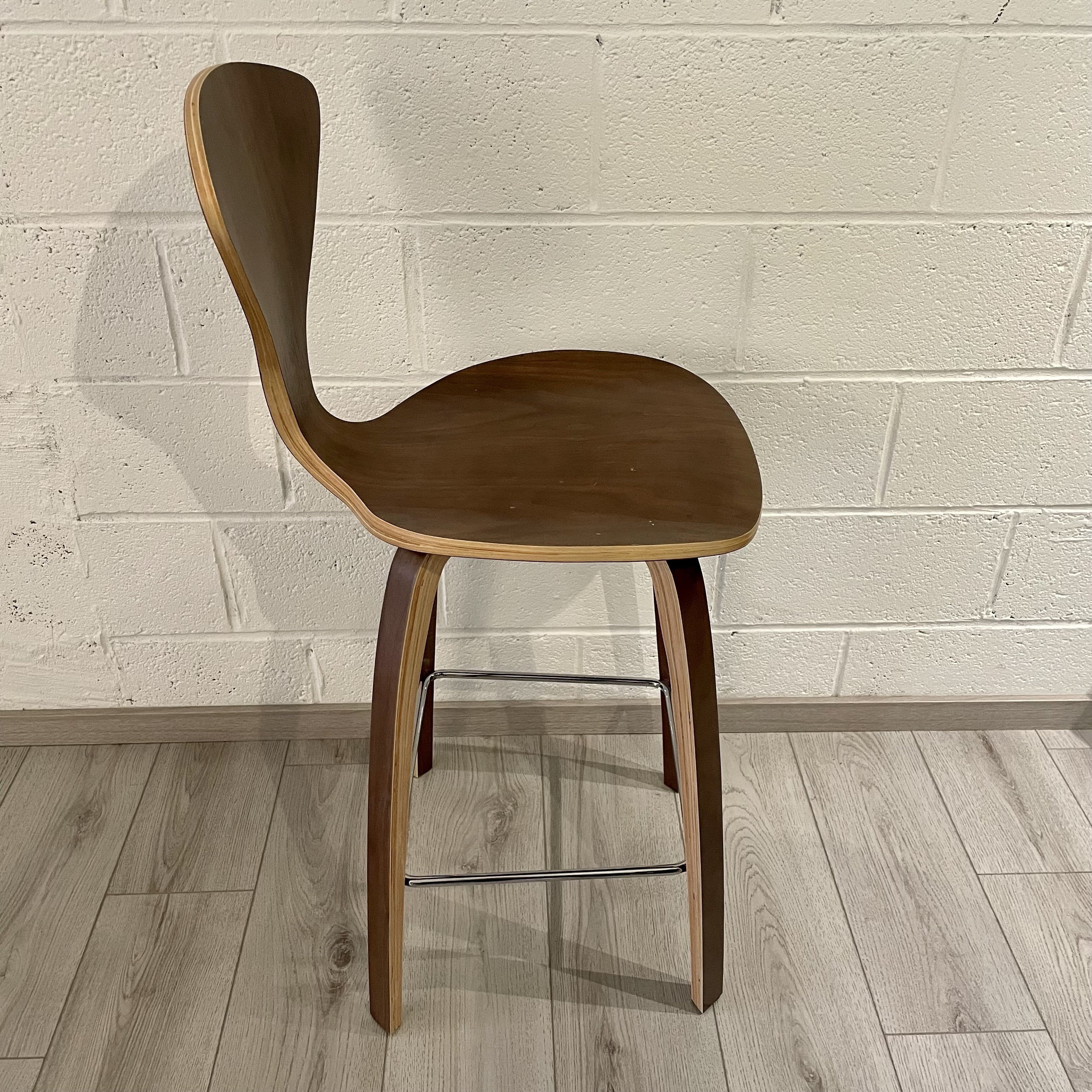 Chesnut Bar Stool in wood - Outlet 