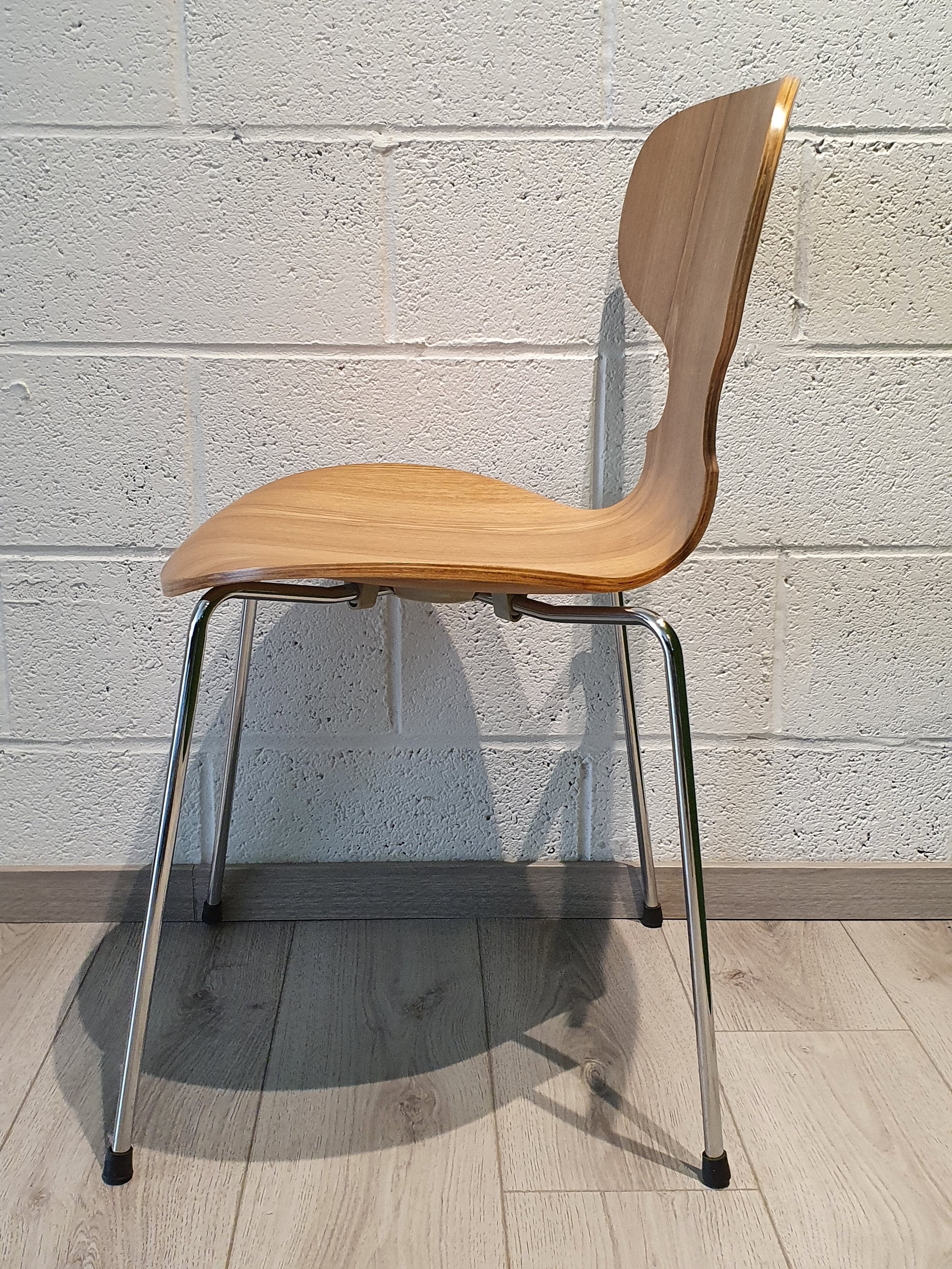 Set of 4 ANT chairs - Outlet