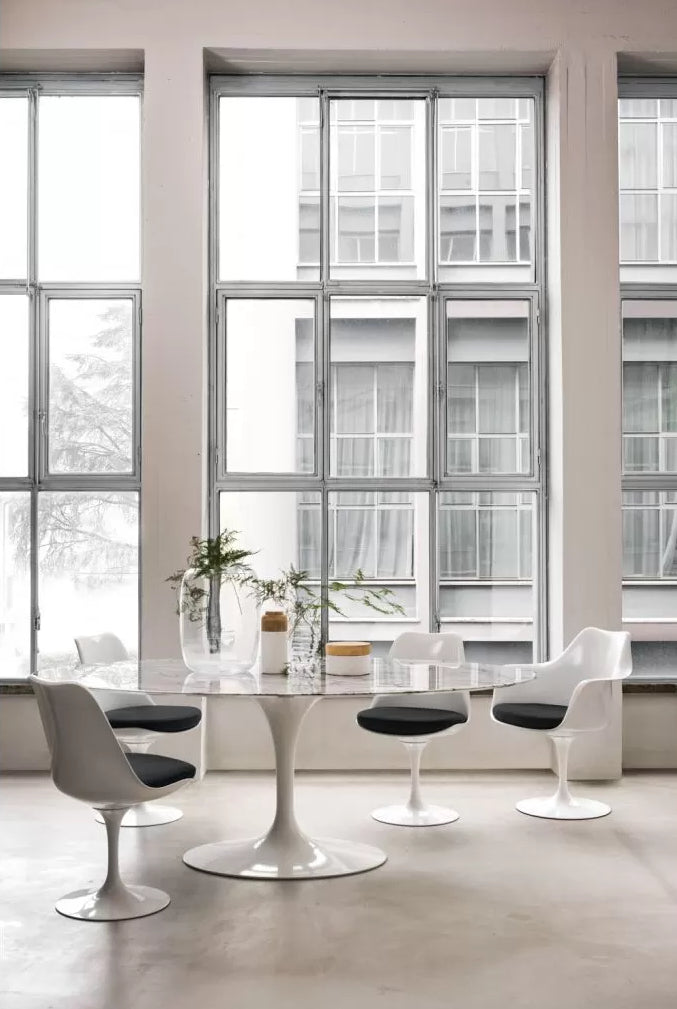 Oval Tulip Table Knoll replica Eero Saarinen