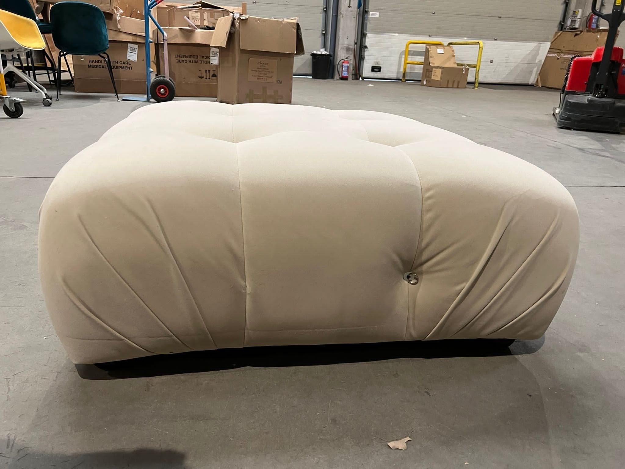 Camelia 2-seater sofa
