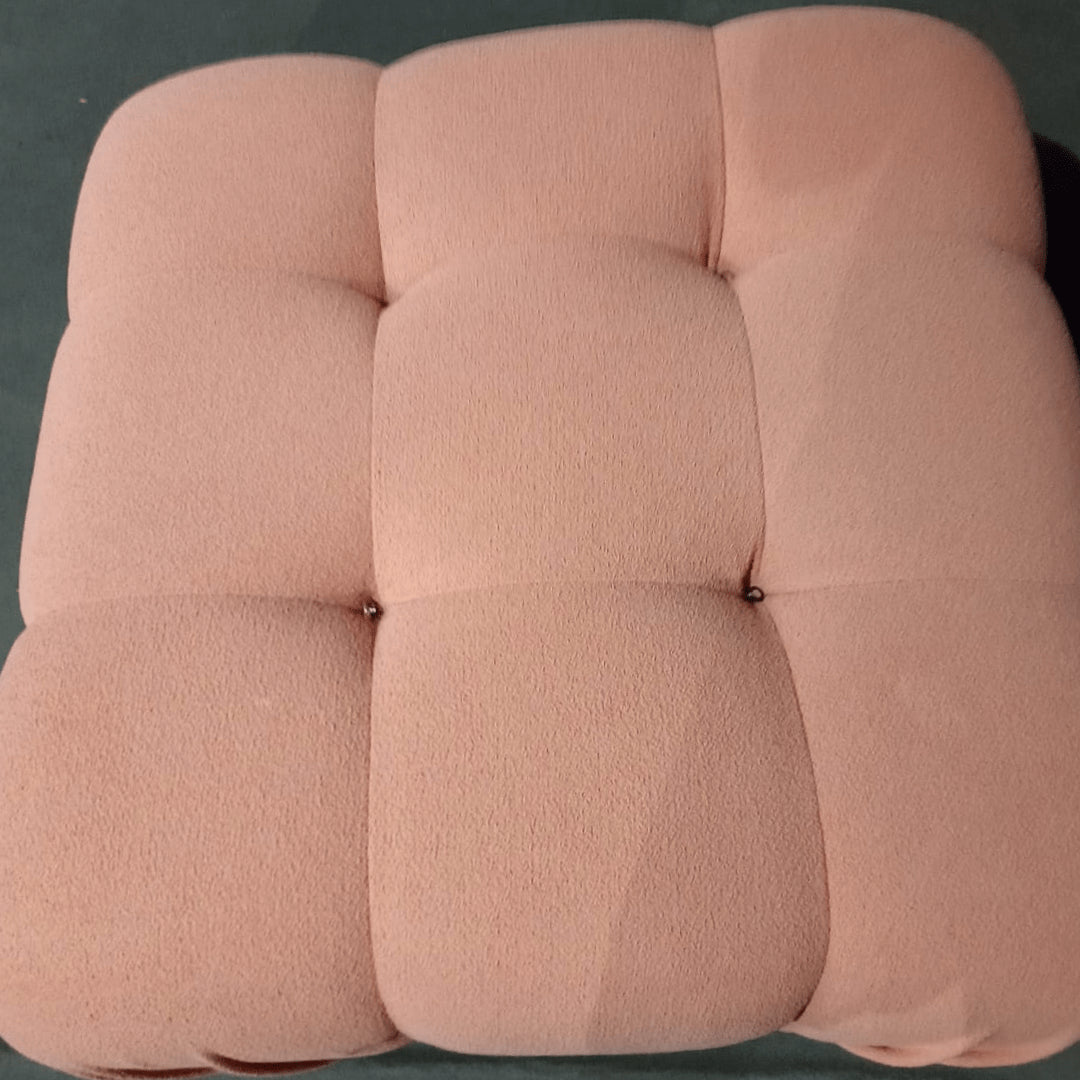 Camelia footrest Pink curly wool - Outlet