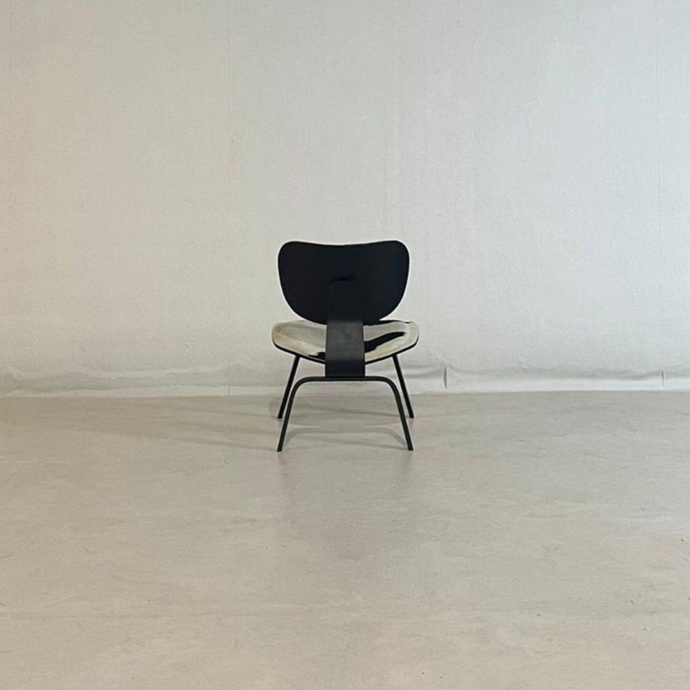Loak black wood and cow chair - Outlet
