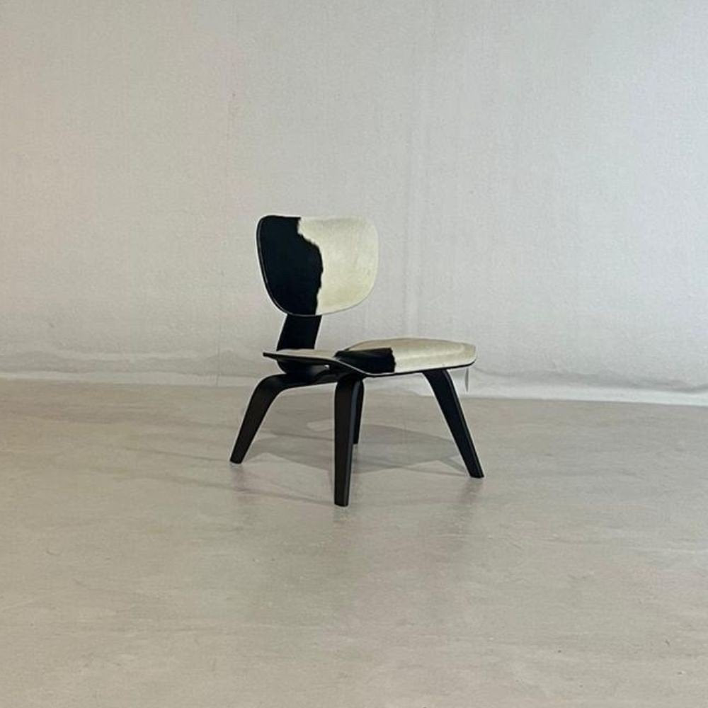 Loak black wood and cow chair - Outlet