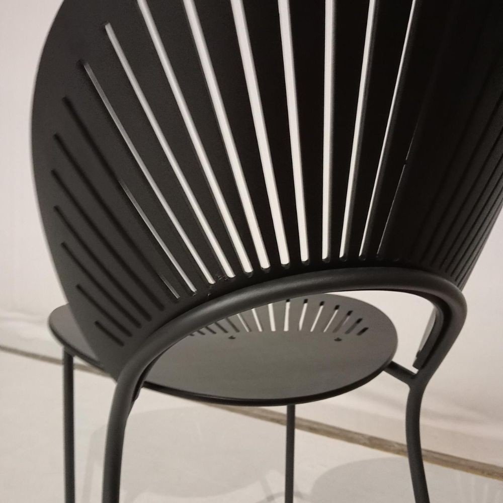 Shelly black wooden chair - Outlet