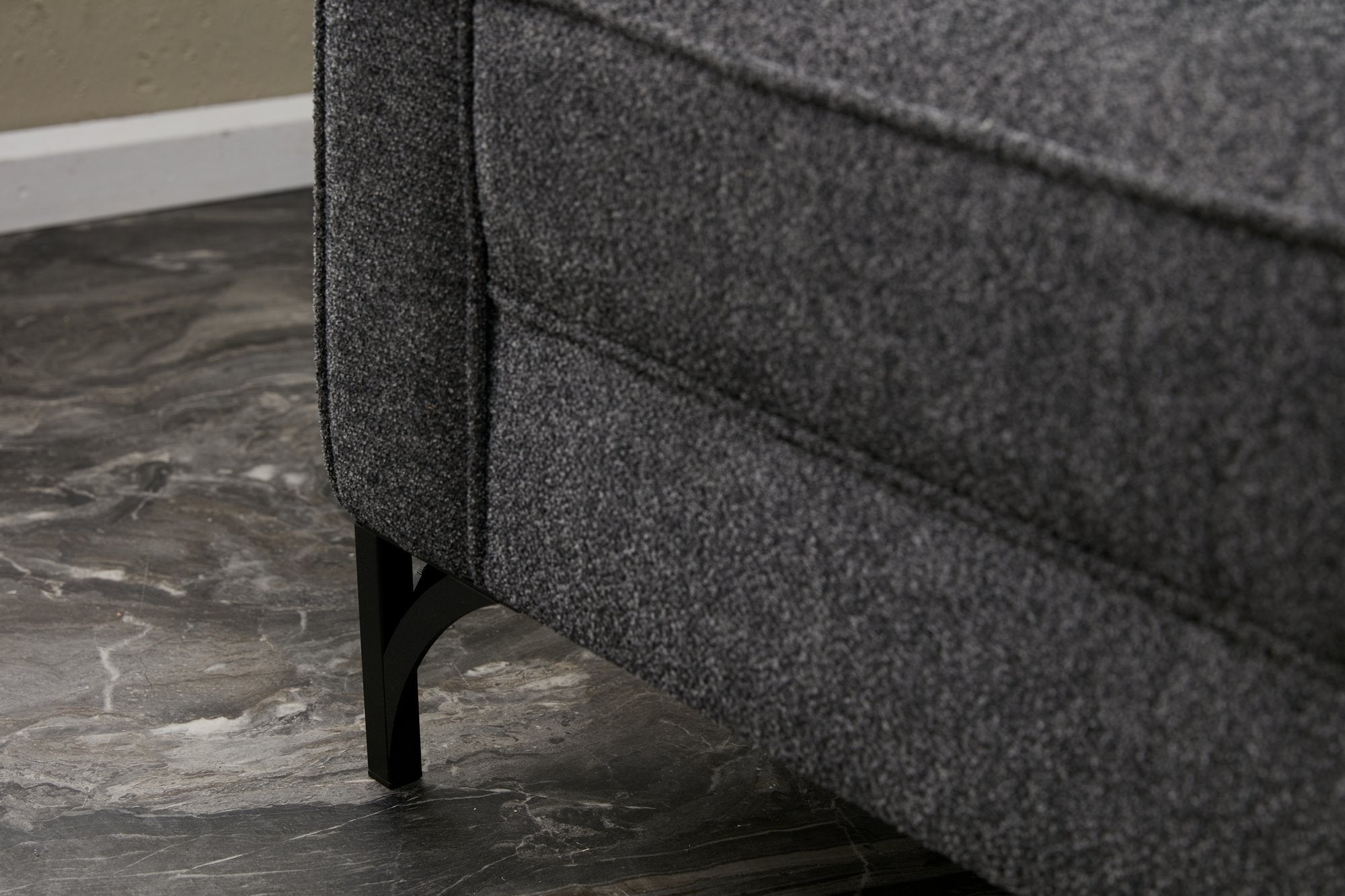 Berlin – Anthracite
Black L Shape Corner Sofa | Designer Sectional for Living Room