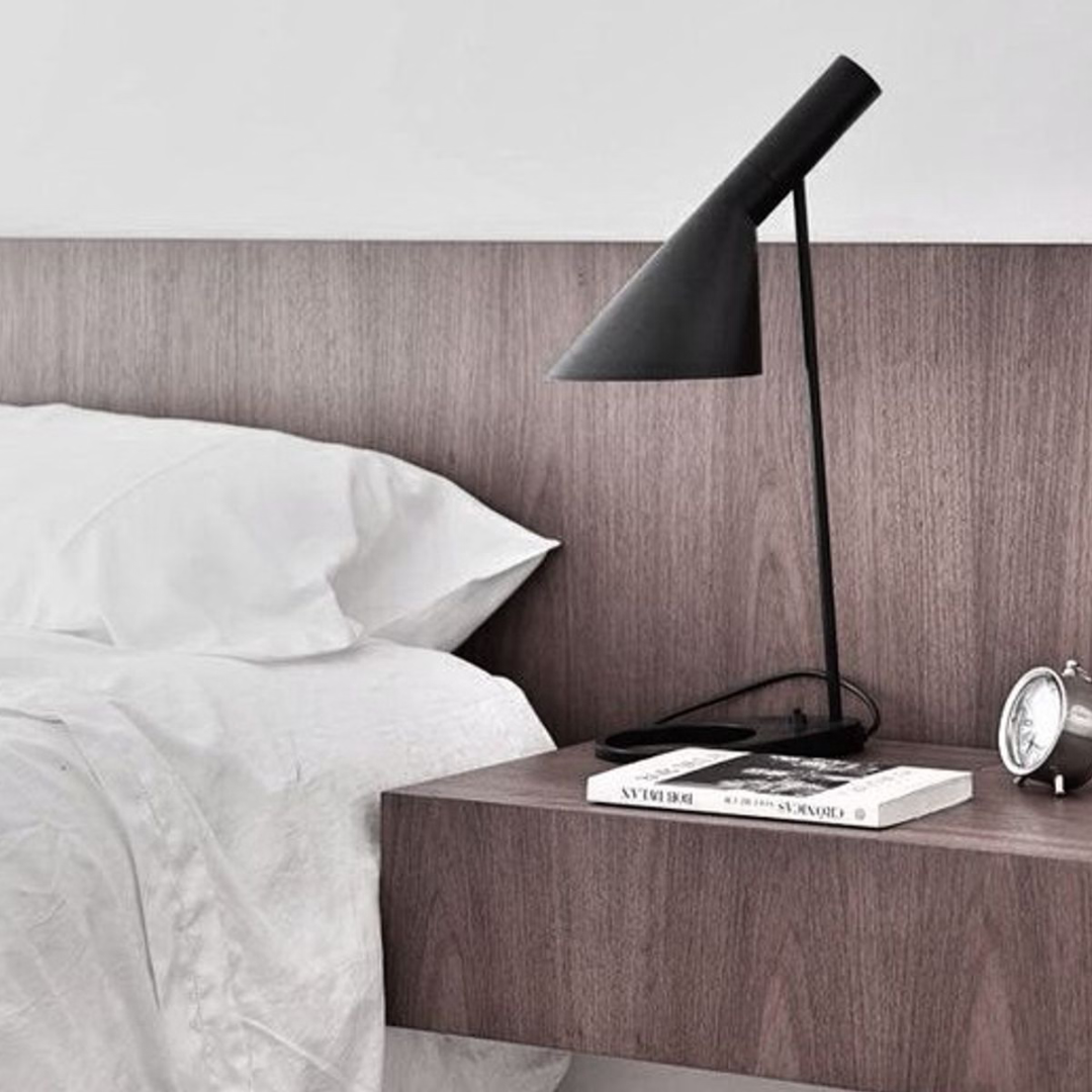 AGI Desk Lamp