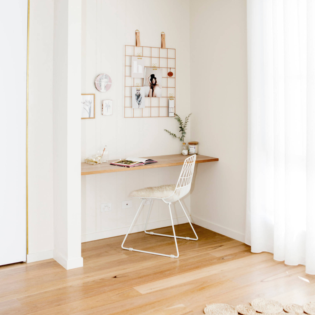 SOLARIA Wire Chair
