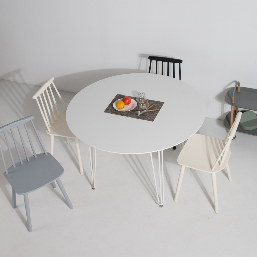Round table -gold legs- Queen