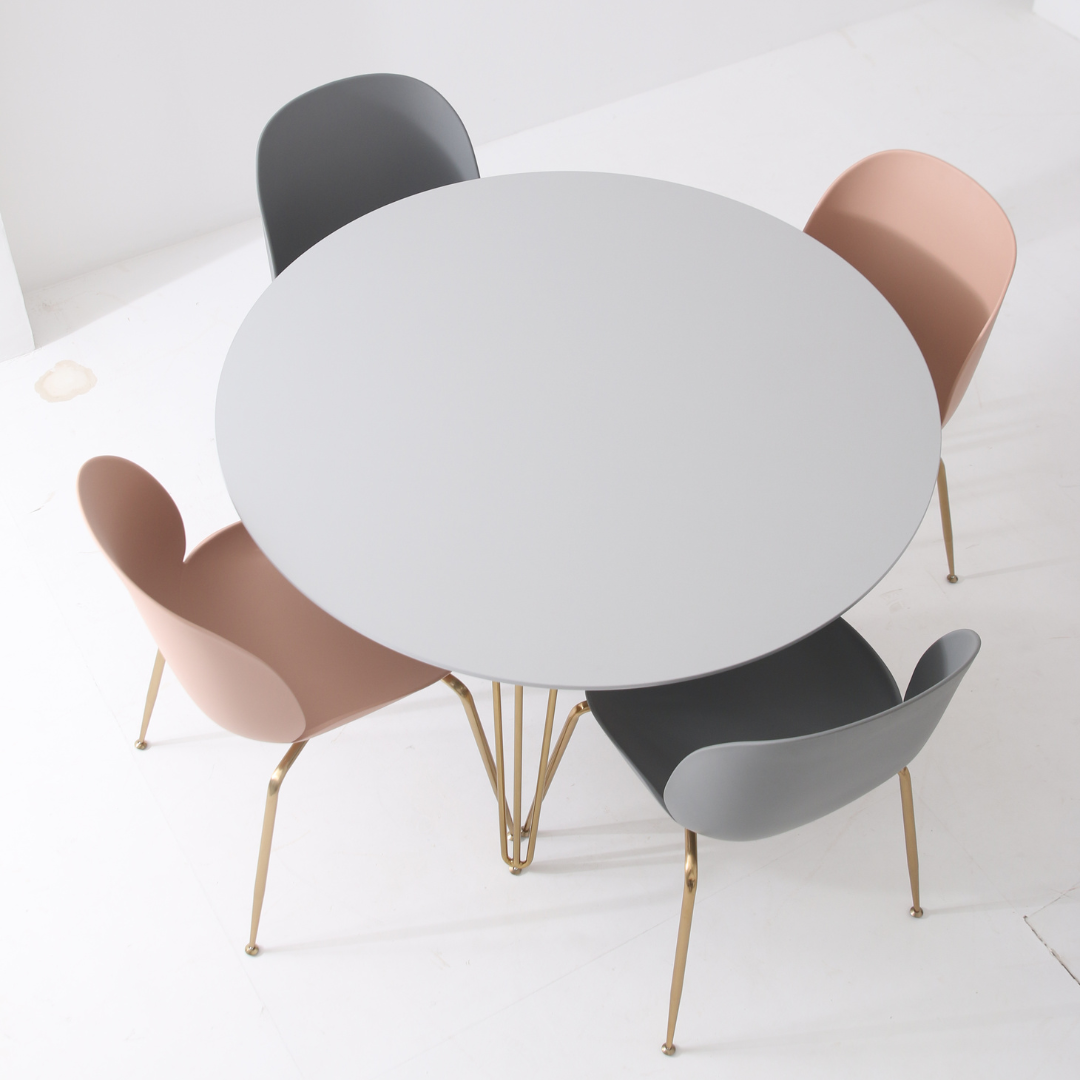 Round table -gold legs- Queen