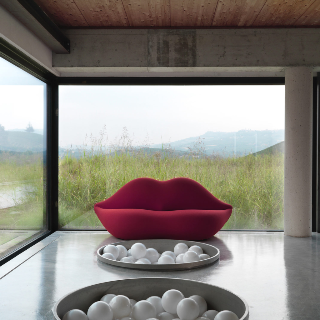 Red Lips Bocca Sofa