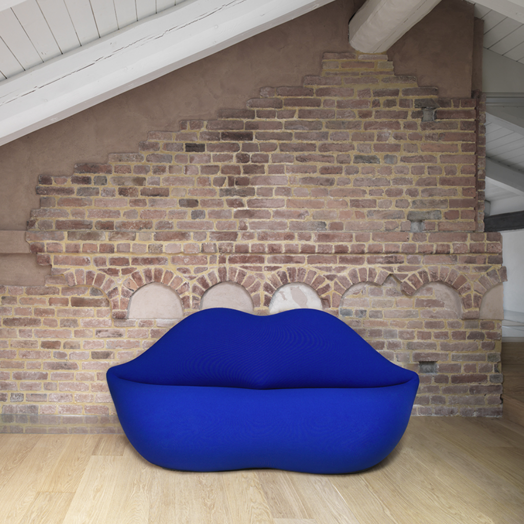 Red Lips Bocca Sofa