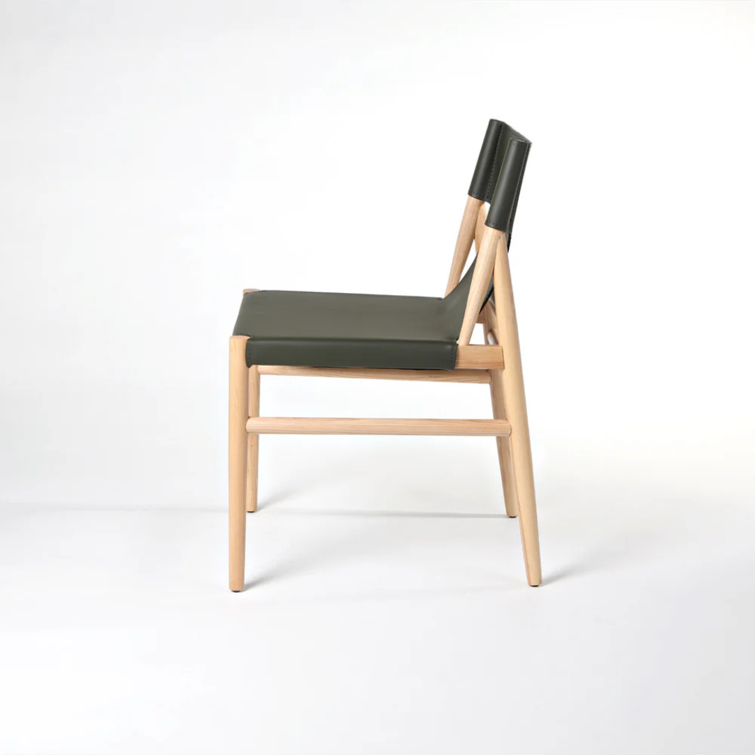 Harmonia wood and leather chair