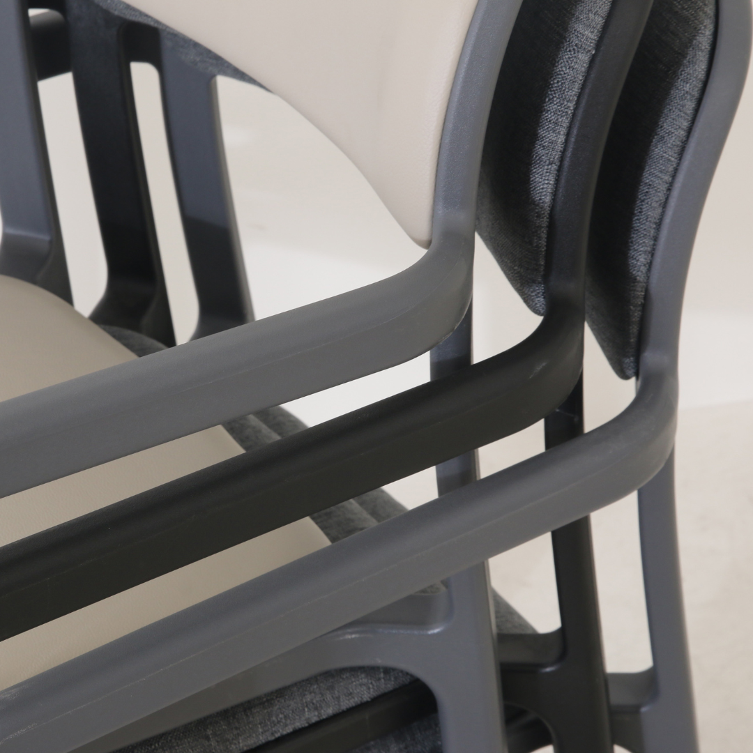 Artena chair