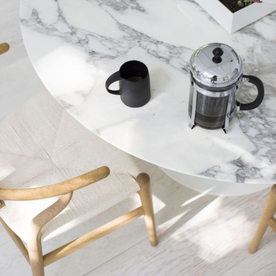 Oval Tulipe Table Leg