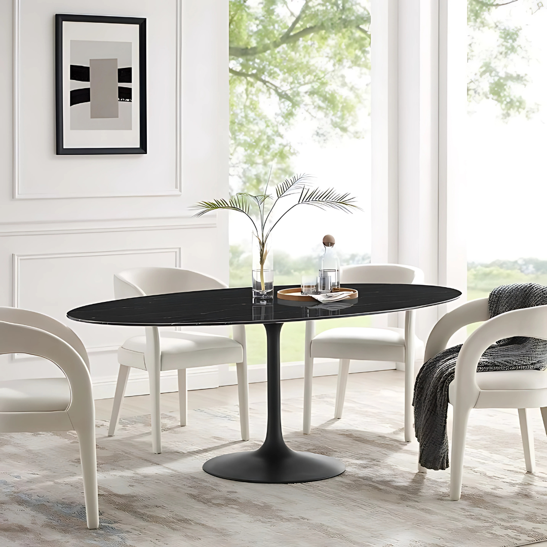 Table Tulipe ovale en marbre Saarinen