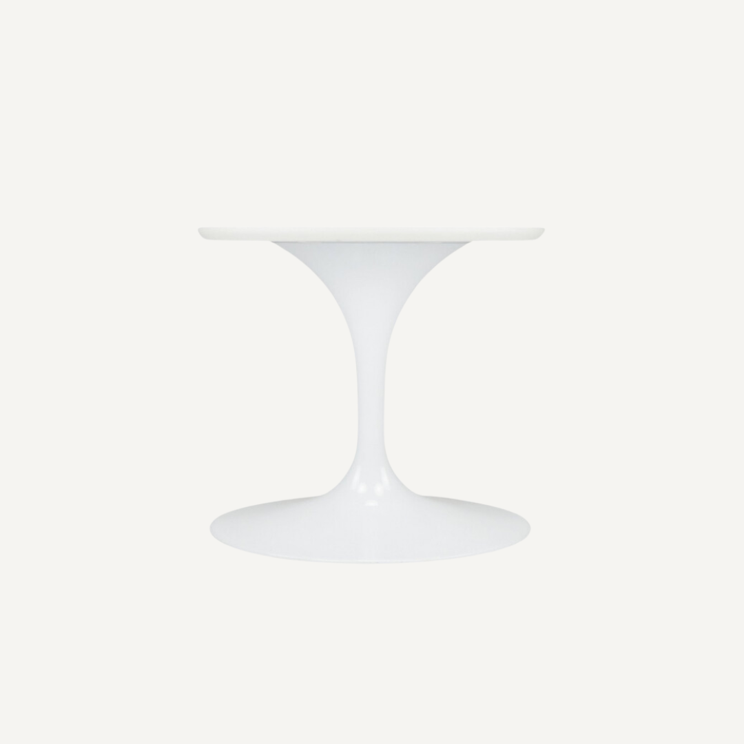 Oval wooden Tulip Table Saarinen