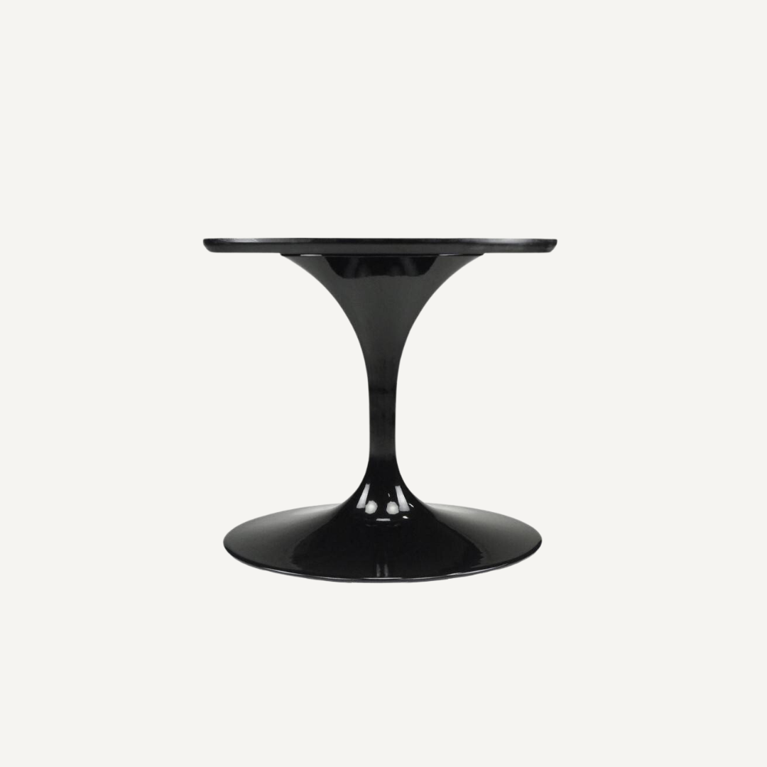 Oval wooden Tulip Table Saarinen