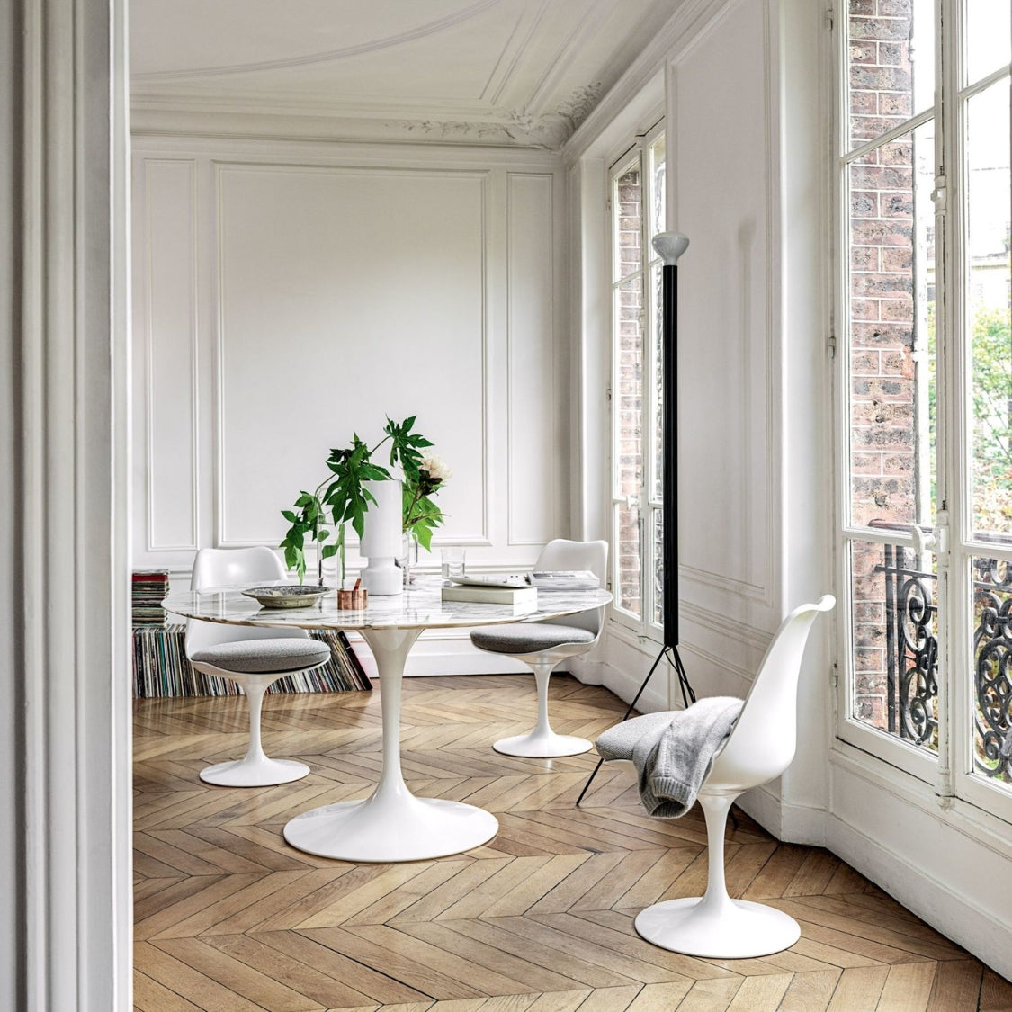 Round Tulipe Table Leg