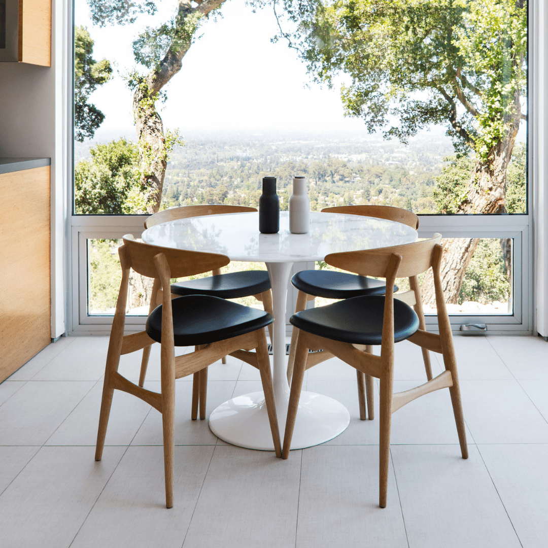 Table Tulipe ronde en marbre blanche ou noire