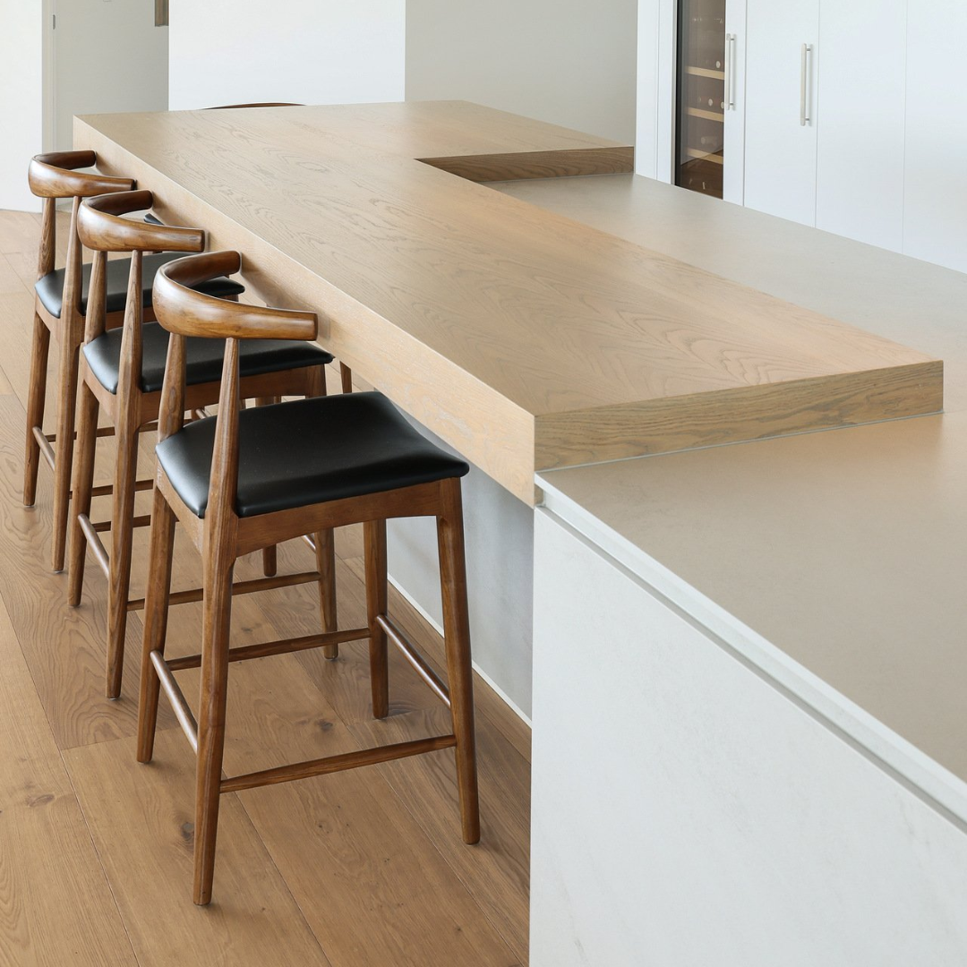 Elbow bar stool