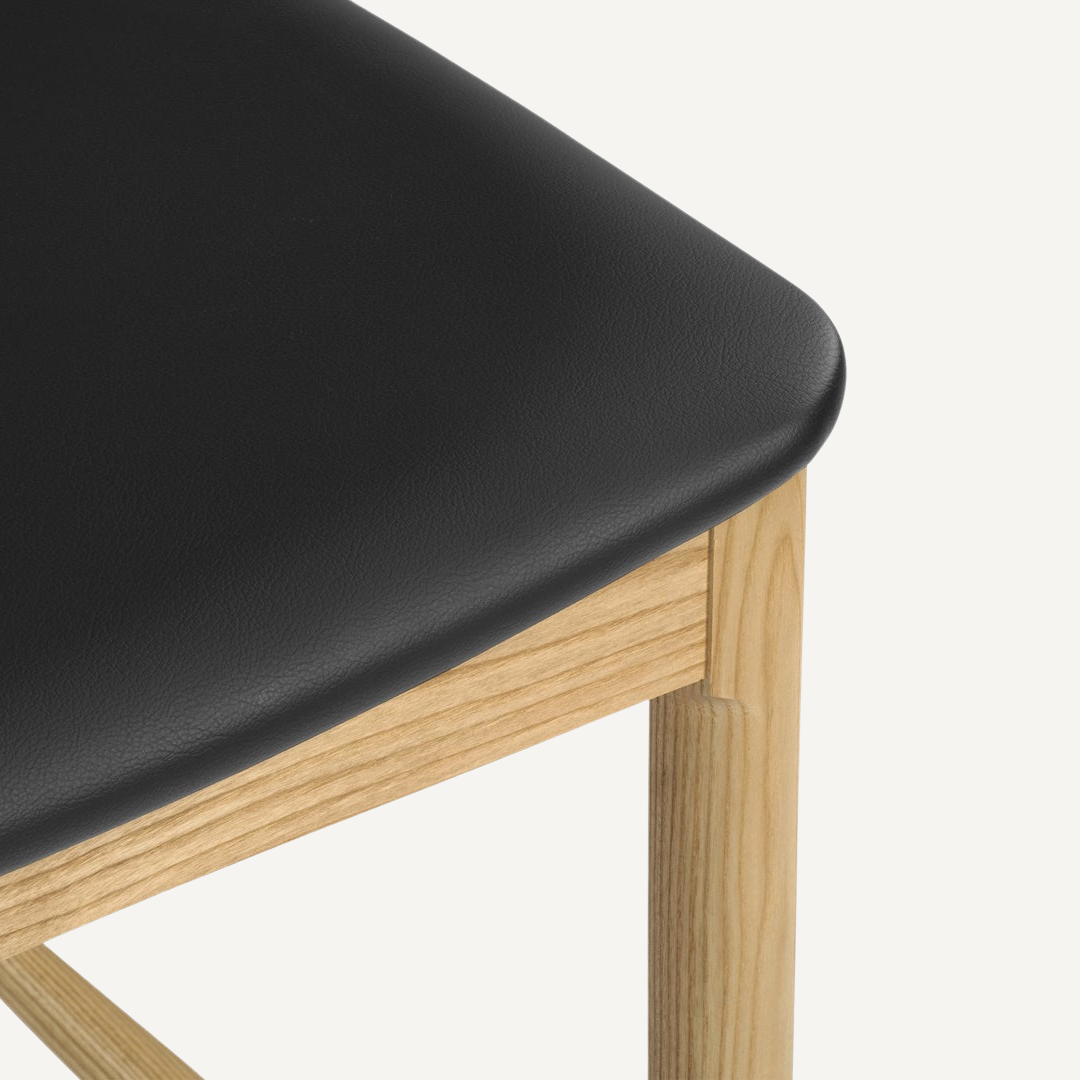 Elbow bar stool